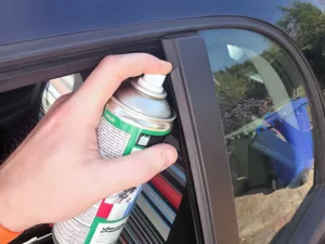 ¿Cuándo necesitas lubricar los canales de las ventanillas de tu coche?